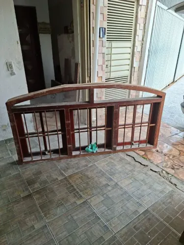 Janela de madera