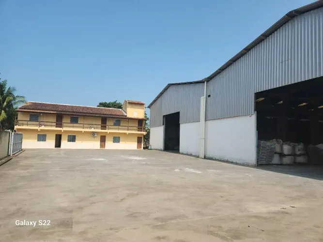 ALugo ou Vendo Galpão de 2600m2 com 5000m2 para estruturar sua empresa em Macaé