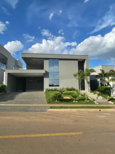 Alugo Casa Terrea 04 Suítes 444m2 Piscina Portal do Sol Garden Goiânia - GO