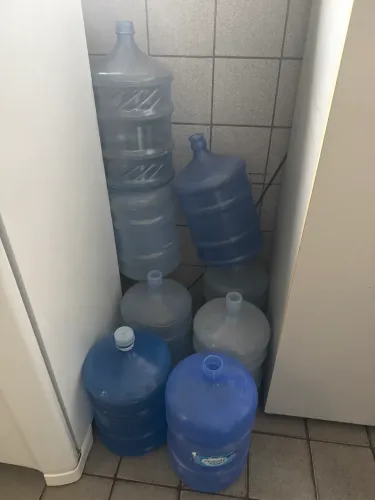 20 garrafões pra vender