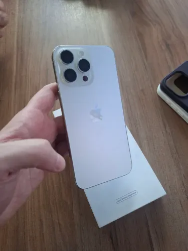Barbada - Iphone 15 Pró Max 256gb c Garantia 