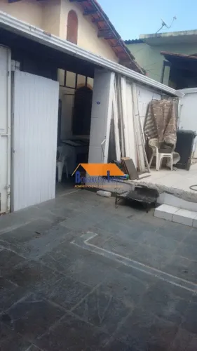 Prédio Comercial de 3 quartos no bairro Santa Mônica