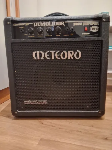 Amplificador para Contrabaixo Meteoro Demolidor FWB-50 - 50W