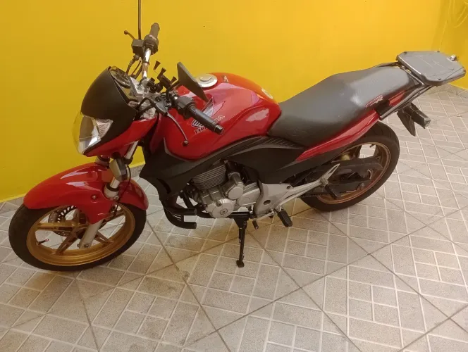 Moto CB 300 potência 