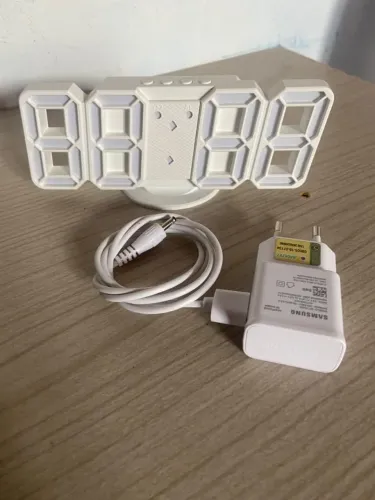 Relógio Digital LED Espelhado + Fonte e Cabo USB