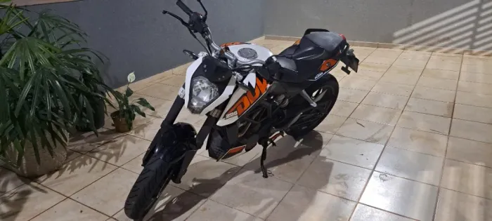Moto Ktm duke200 2016