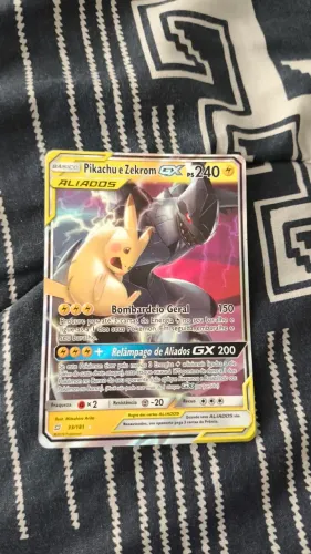 Carta pokémon Pikachu e zekrom 33/181