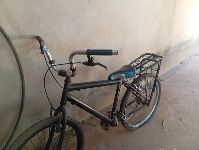 Bike BH com o pneu furado 