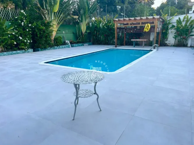 CASA PARA VENDA E LOCAÇÃO COM 4 DORMITÓRIOS NO CONDOMÍNIO JARDIM NOVO MUNDO EM JUNDIAÍ/SP