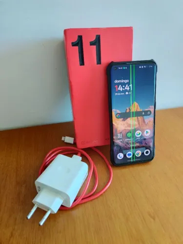 Oneplus 11 com linha verde