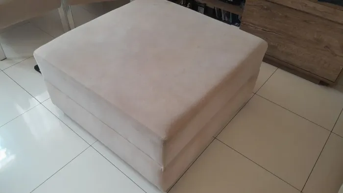 Puff Moderno Bege 90x90cm - Seminovo