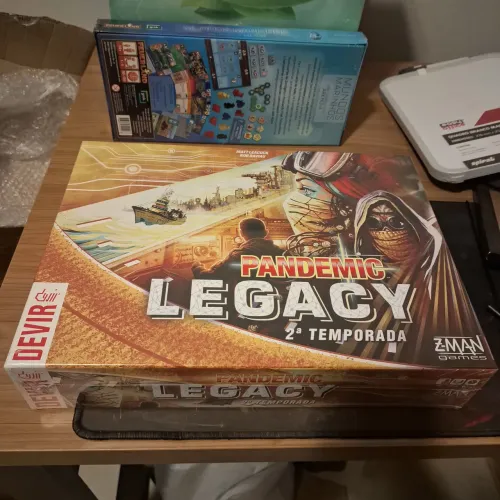 Pandemic Legacy 2° Temporada (Lacrado)