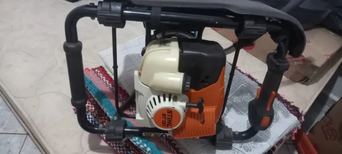 Perfurador de solo Stihl Profissional Bt-131(Com nota Fiscal)