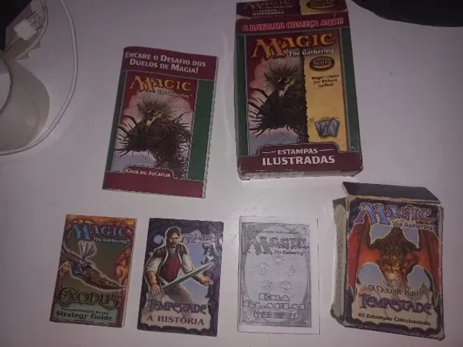 Lote De Manuais Antigos De Magic The Gathering + Acessórios