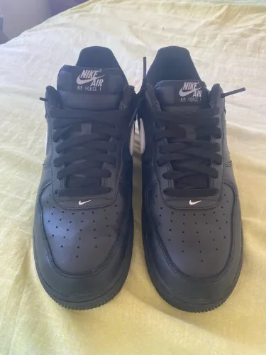 nike air force one black and white