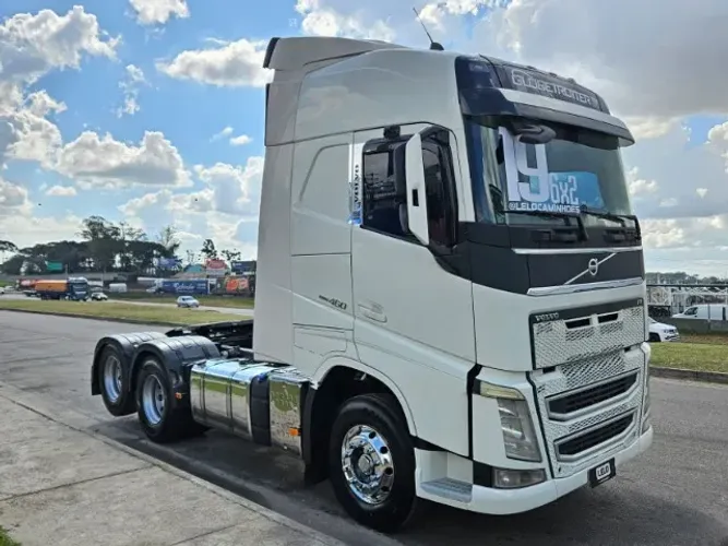 Volvo FH 460 6x2 Globetrotter Ano 2019 Pacote LC Suspensão mola Automático - Repasse