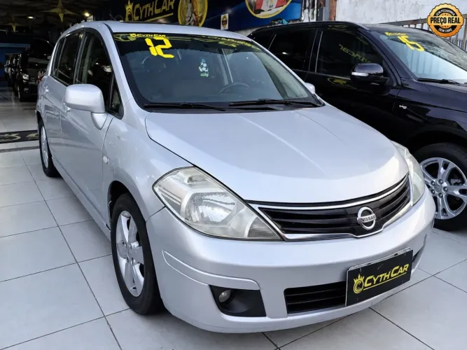 Nissan Tiida SL 1.8/1.8 Flex 16V Mec. 2012