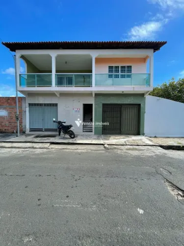 Prédio residencial com ponto comercial em Timon por R$ 370 mil