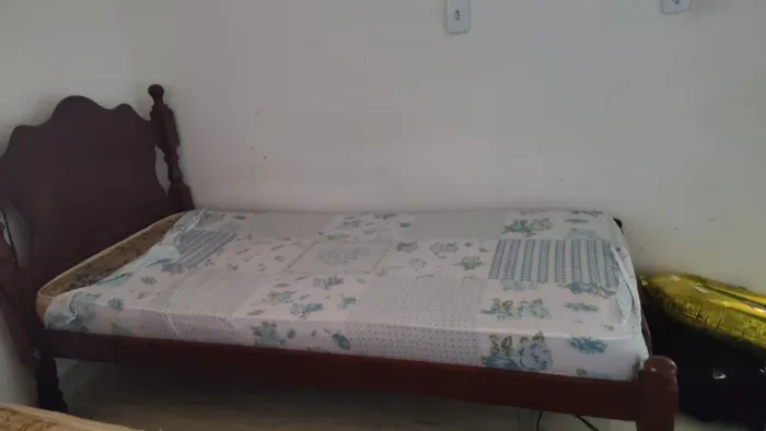 2 Camas de solteiro com colchão 