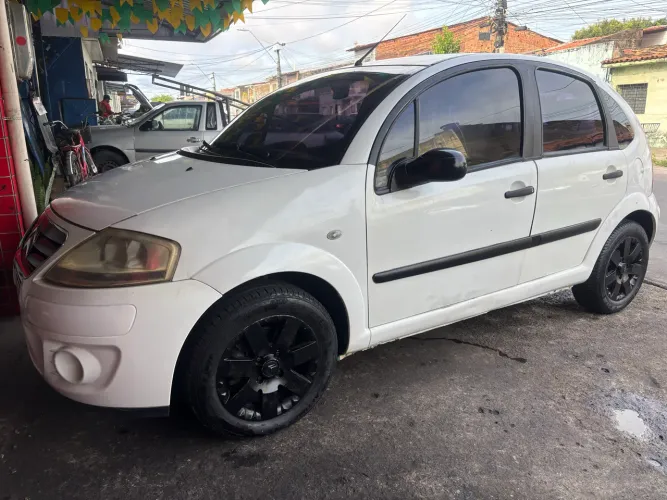 Citroen C3 GLX 1.4/ GLX Sonora 1.4 Flex 8V 5P 2012