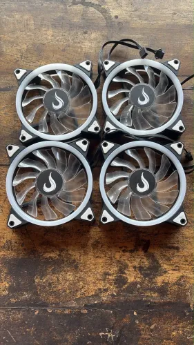 Vendo Kit de 4 Fans Rise Mode RGB