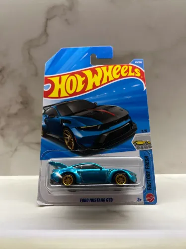 FORD MUSTANG SUPER T HUNT