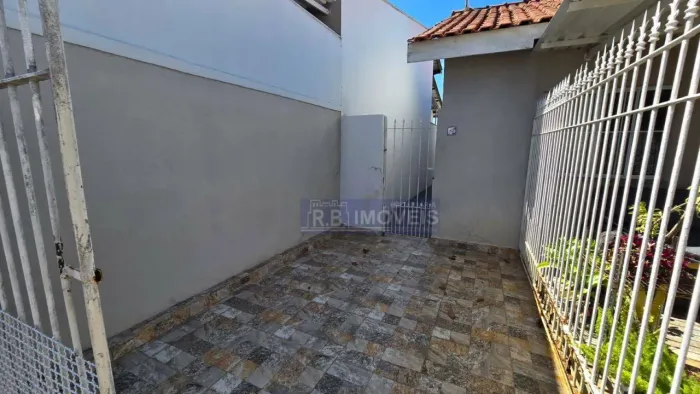 Casa com 2 dormitórios para alugar, 65 m² por R$ 1.550,01/mês - Vila Teixeira - Campinas/S