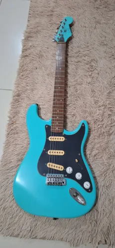 Guitarra modelo estrato não envio