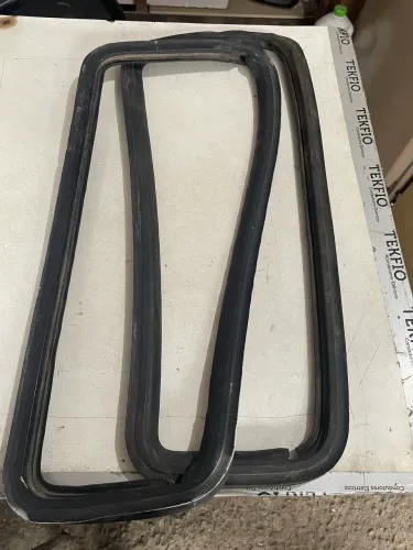 Borracha quebra vento Mercedes 1418/1620