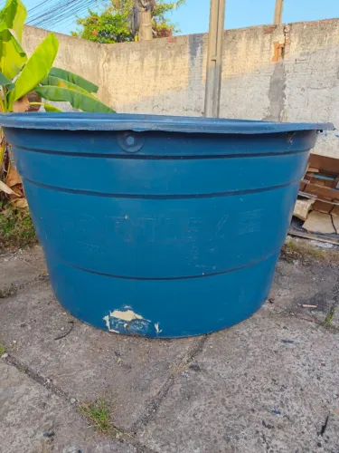 Caixa d'água ótimo pra armazenamento