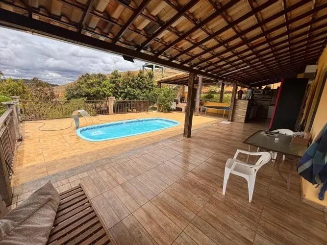Chácara / Sítio / Granja 3 quartos - Juiz de Fora - aceita TROCA - Asfalto na porta