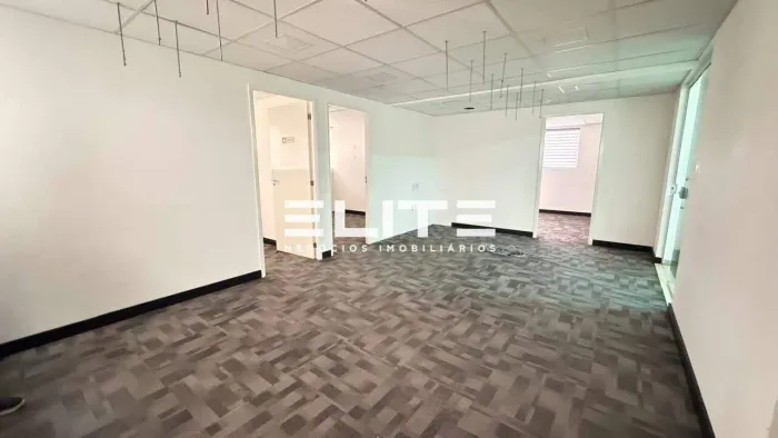 Laje Comercial 168 m² na Vila Assunção, Santo André 8 Vagas, Financiamento Disponível