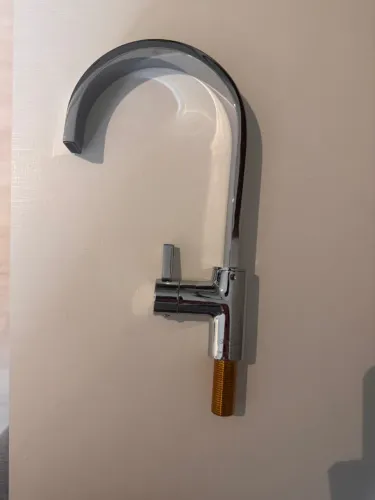 Torneira aço inox (pescoço de ganso) para banheiro - nova, sem uso