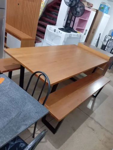 Mesa nova de madeira alto padrão 