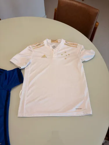 4 Camisas do Cruzeiro semi novas 12 anos