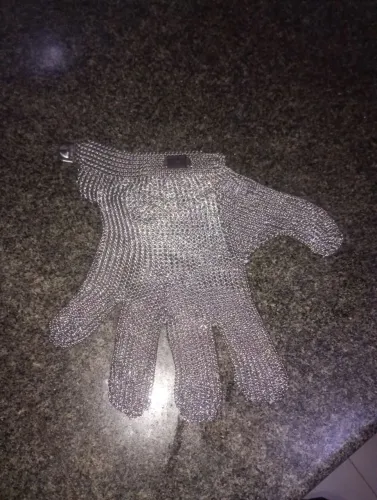 Vendo luva de aço , nova , Tam M