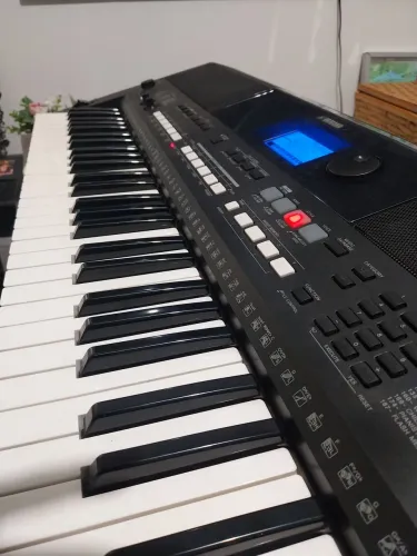 Yamaha psr e433