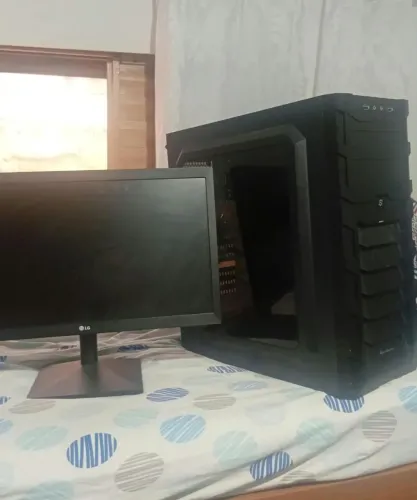 PC GAMER COMPLETO (MONITOR, TECLADO E MOUSE)