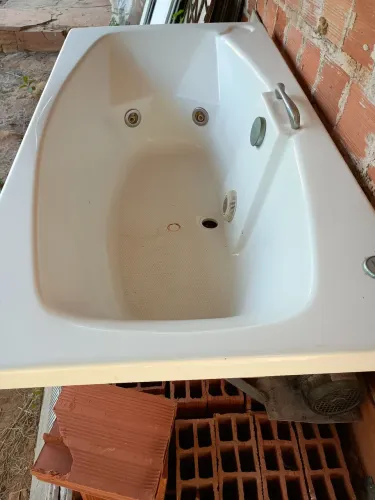 Banheira de hidromassagem com motor completa