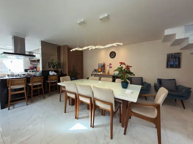 CASA COM 3 SUÍTES