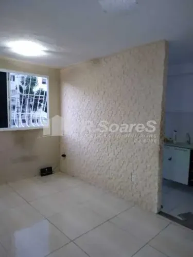 mento de dois quartos na Rua Hélio do Amaral em Padre MiguelAparta