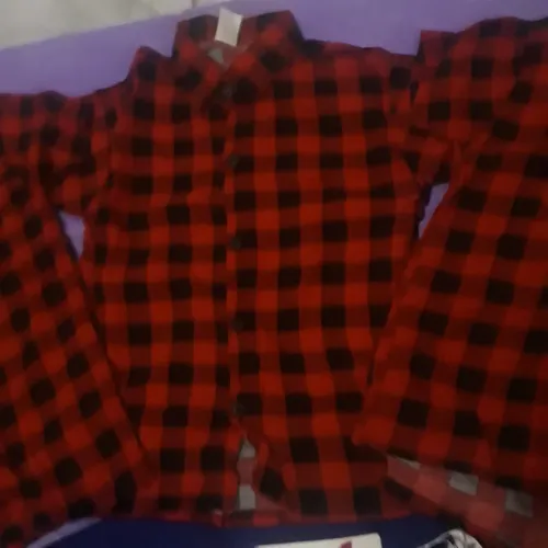 Vendo camisa junina nova para menino 8,10,e 12 anos diretamente da loja a dona fechou