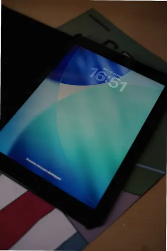 iPad 9ª geração 64GB Cinza Espacial 10,2 polegadas + Capa - Funcionando Perfeitamente