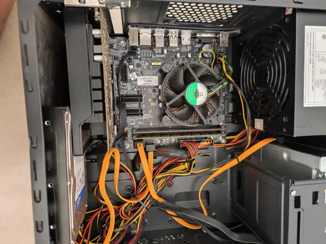 Desktop i5 com placa de video