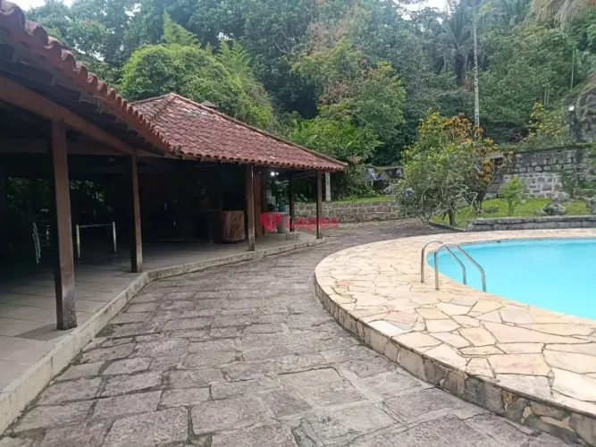 Sítio cinematográfico no centro do Anil. com cascata, natural , piscina , churrasqueira e 