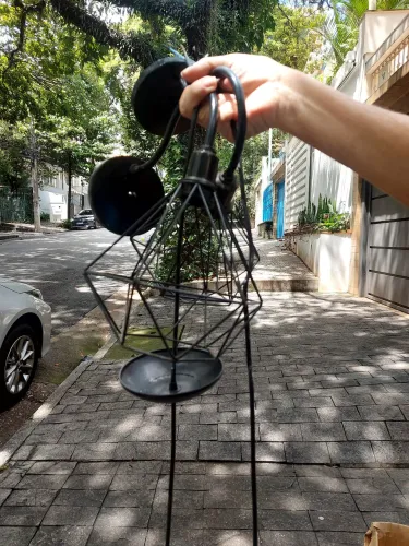 Lustre pendente preto aramado