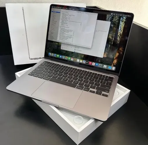 MacBook Air 13-inch M2 | 8GB | 256 SSD 
