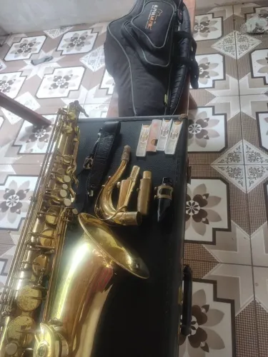 Sax tenor Eagle 