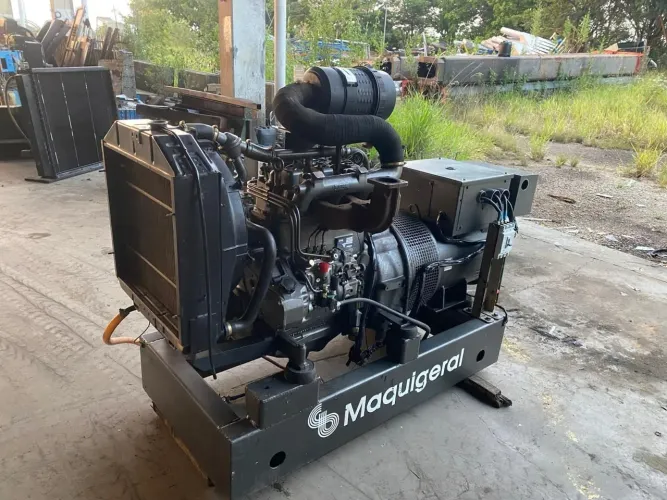 Grupo gerador 33 KVA/ 30 KVA maquigeral