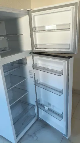 Vendo ou troco em tv. Geladeira Midea frost free duplex 394 L, inverter.